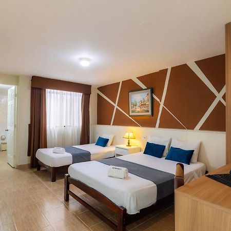 Hotel Country Trujillo Encalada Екстериор снимка