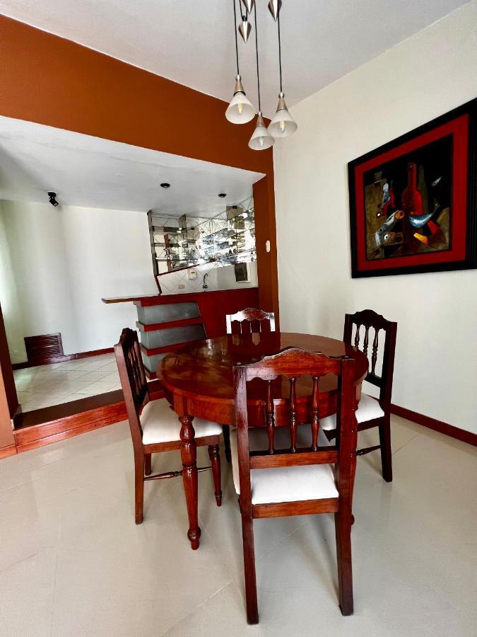 Hotel Country Trujillo Encalada Екстериор снимка