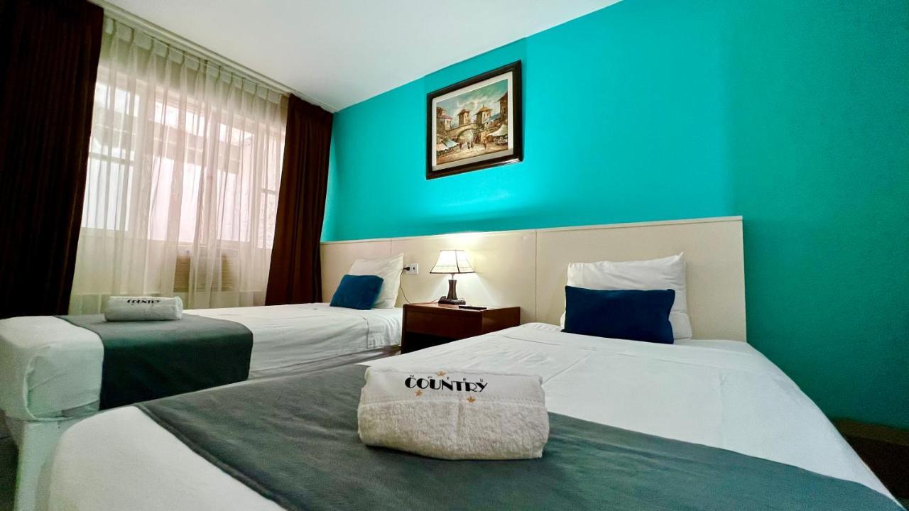 Hotel Country Trujillo Encalada Екстериор снимка