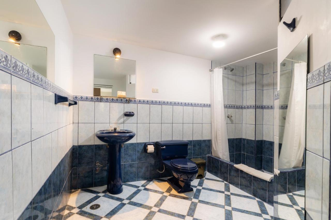 Hotel Country Trujillo Encalada Екстериор снимка