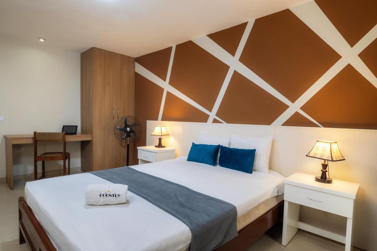 Hotel Country Trujillo Encalada Екстериор снимка