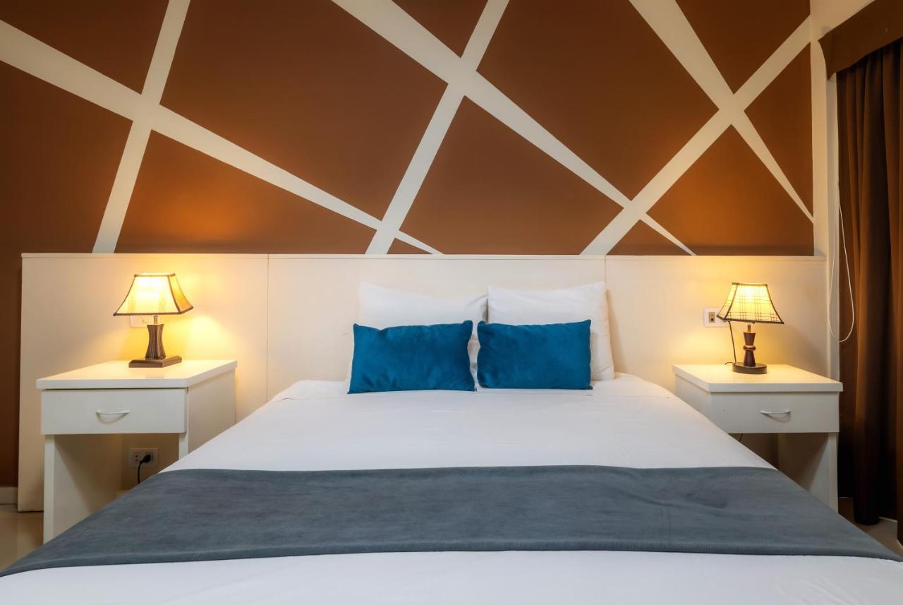 Hotel Country Trujillo Encalada Екстериор снимка