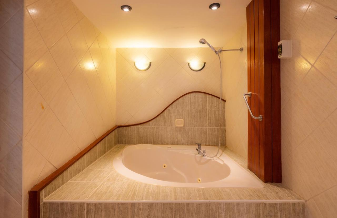 Hotel Country Trujillo Encalada Екстериор снимка