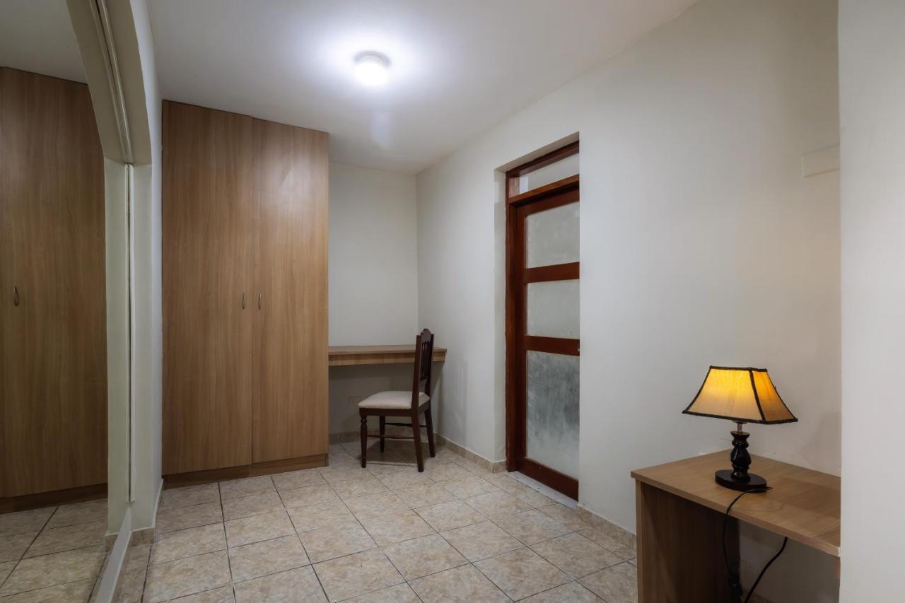 Hotel Country Trujillo Encalada Екстериор снимка
