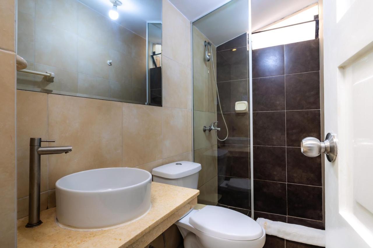 Hotel Country Trujillo Encalada Екстериор снимка