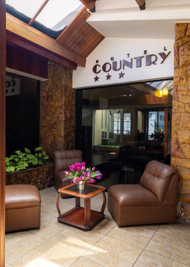 Hotel Country Trujillo Encalada Екстериор снимка