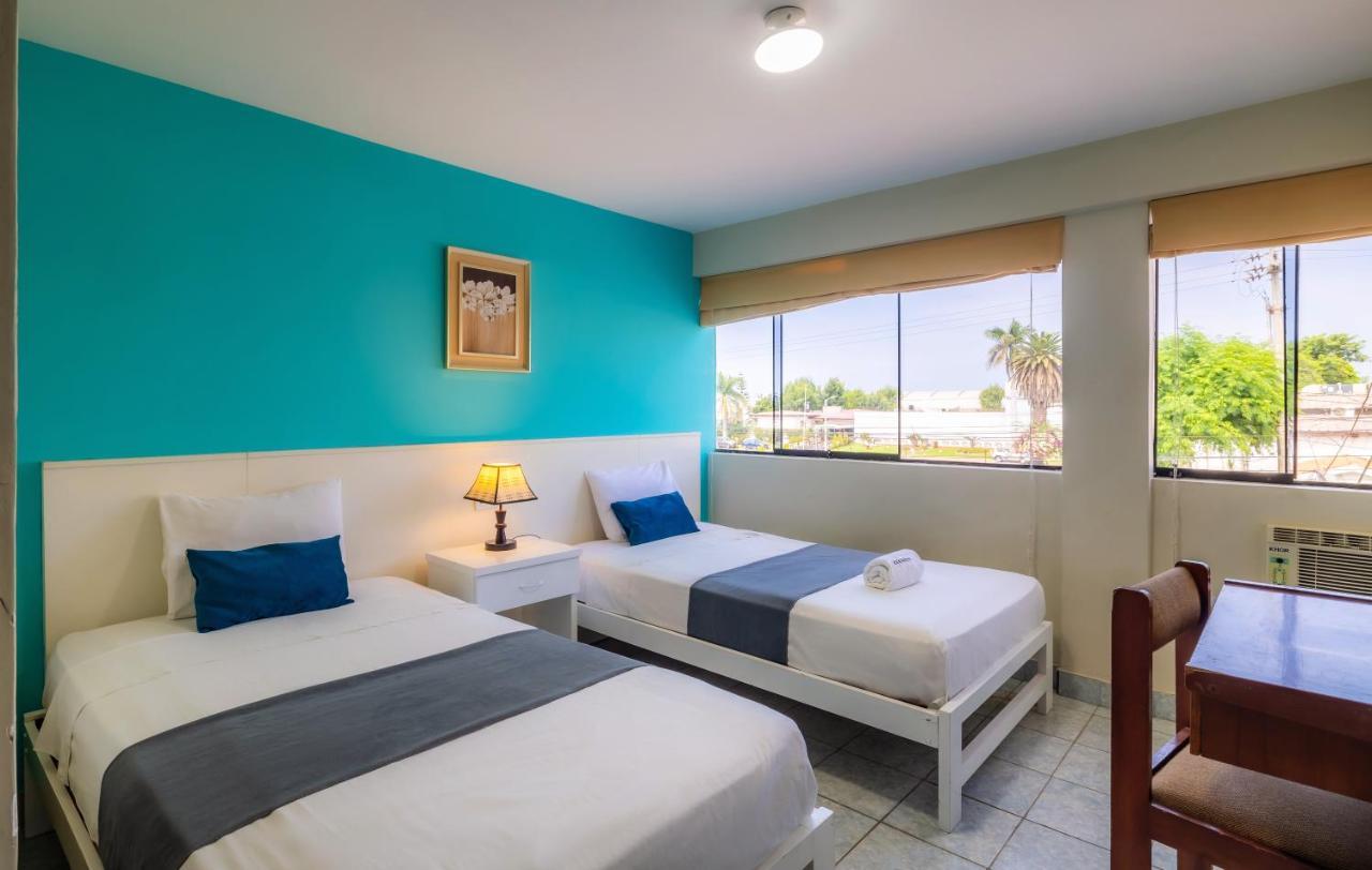 Hotel Country Trujillo Encalada Екстериор снимка